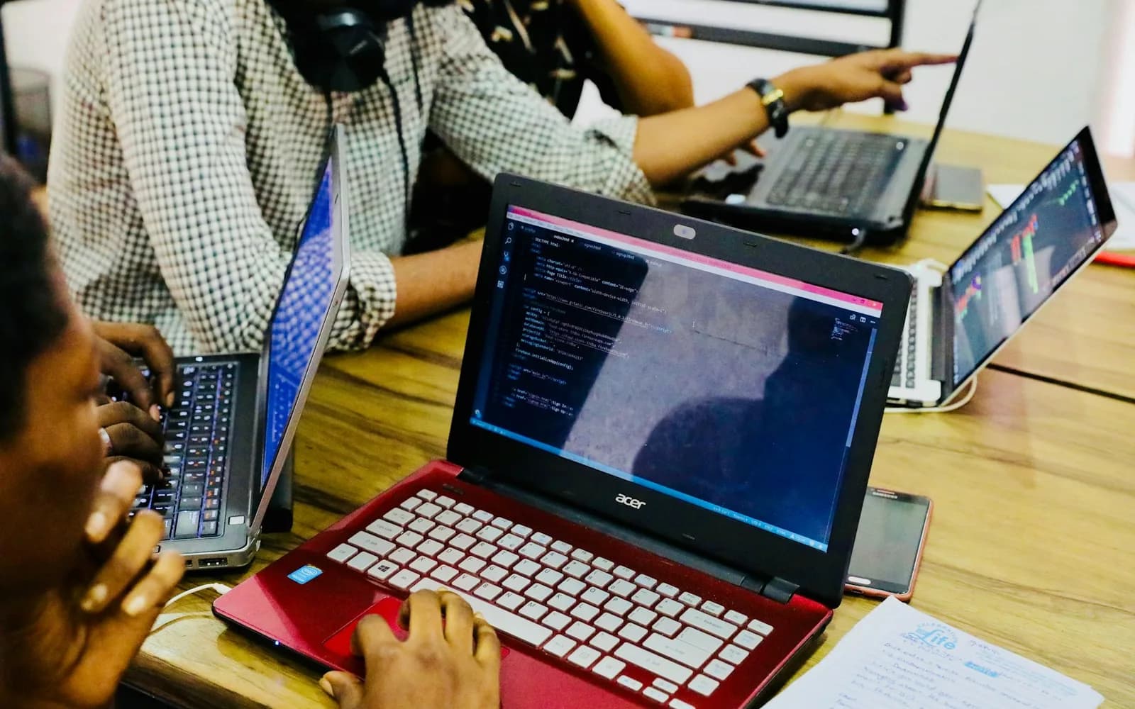 UX/UI Web Design vs freelance-only builds: Which Is Better for Your Business?